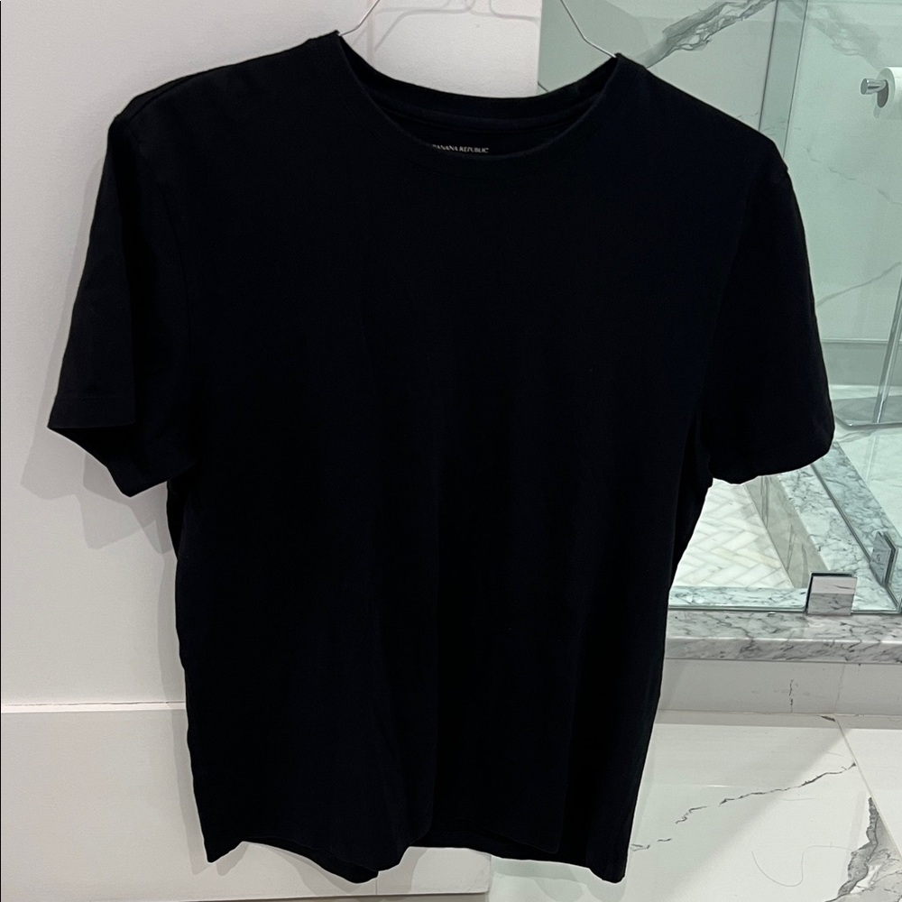 Banana Republic Men's Black Crew Neck Tee